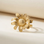 Lundholm Marguerite madeliefje ring goud detail — gold plated stainless steel verstelbaar dames