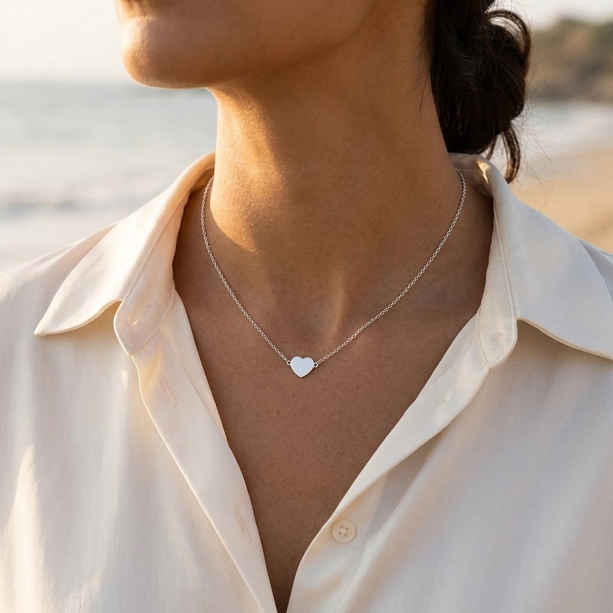 Lundholm Marthe ketting gedragen