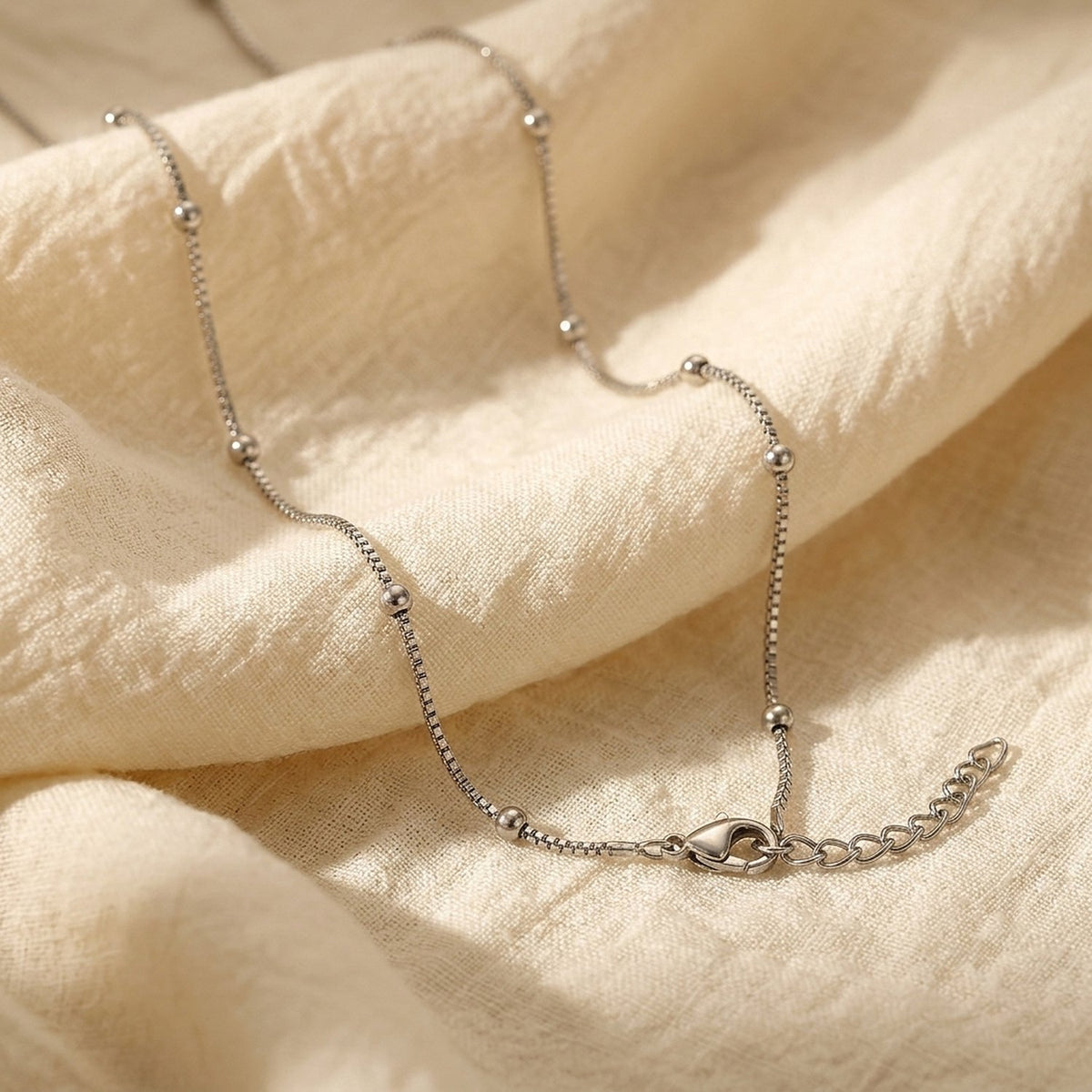 Lundholm Mette zilveren ketting detail