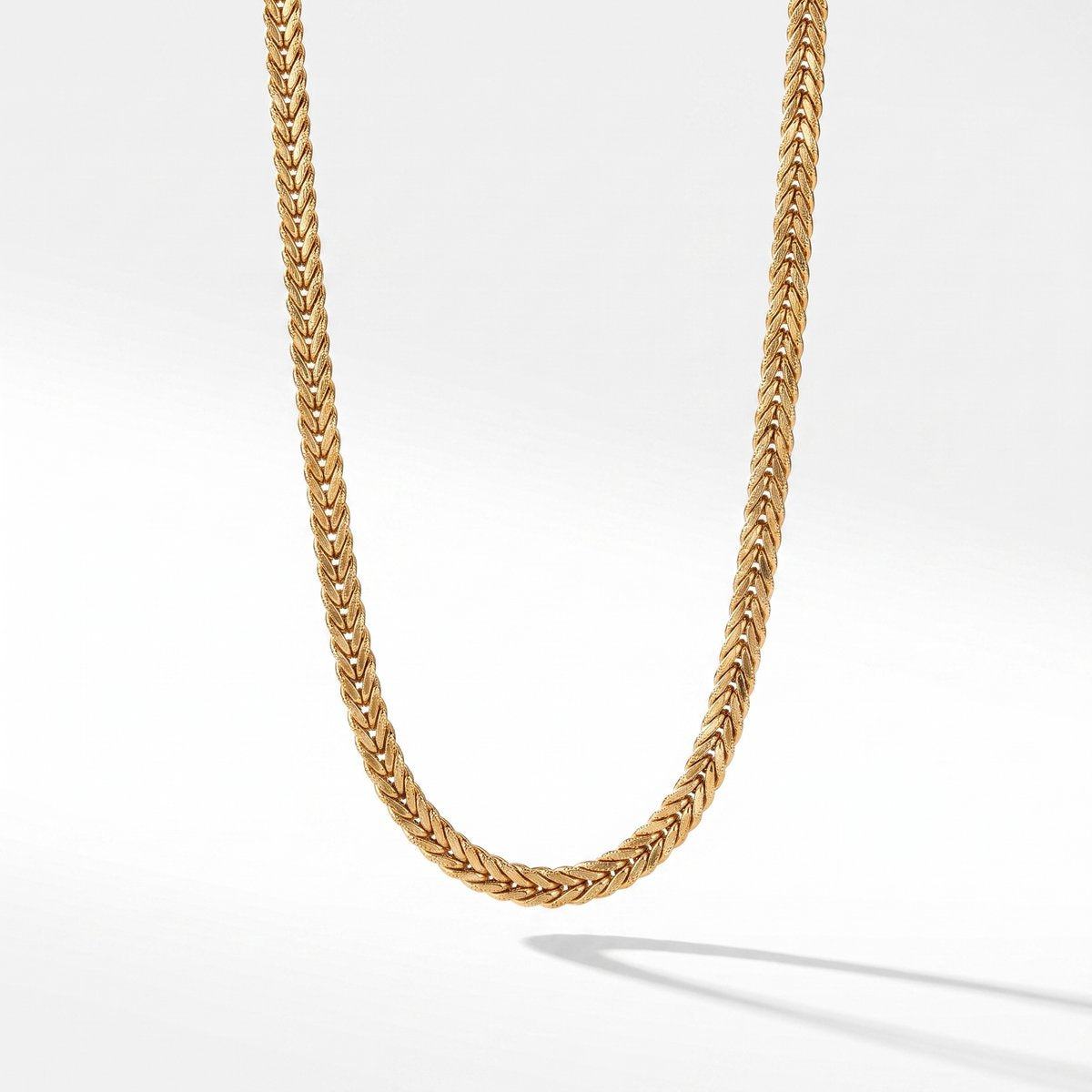 Lundholm Millie ketting gedragen
