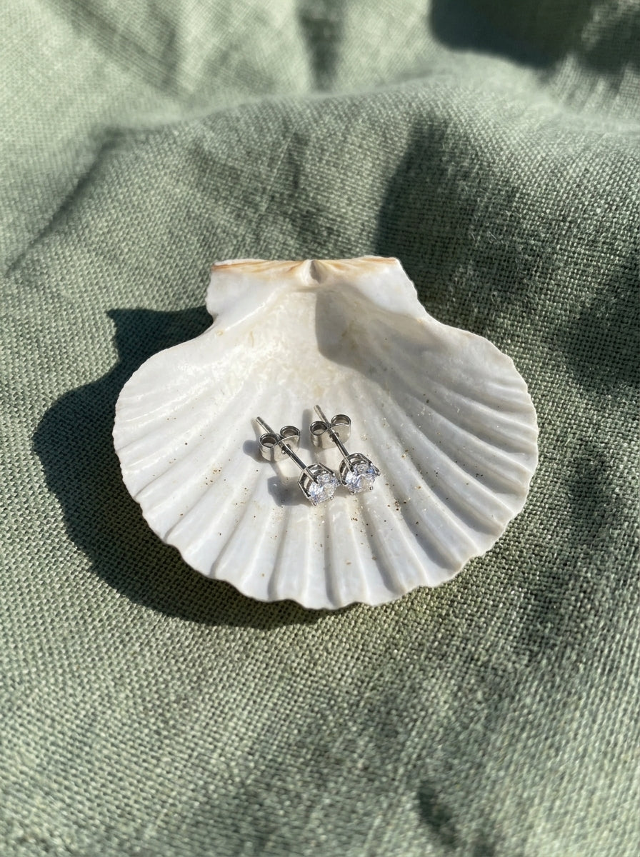 Lundholm Nikki oorknopjes 4 mm zilver in een schelp
