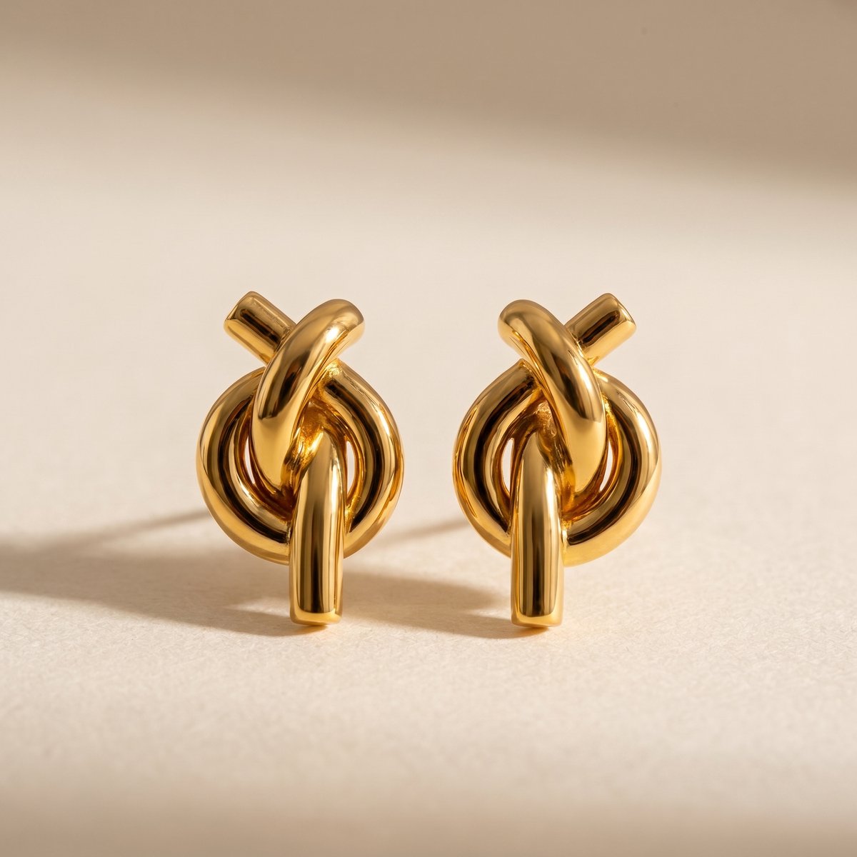 Lundholm Nore oorknopjes goud kleine studs