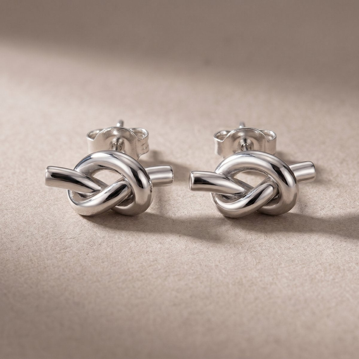 Lundholm Nore oorknopjes zilver kleine studs