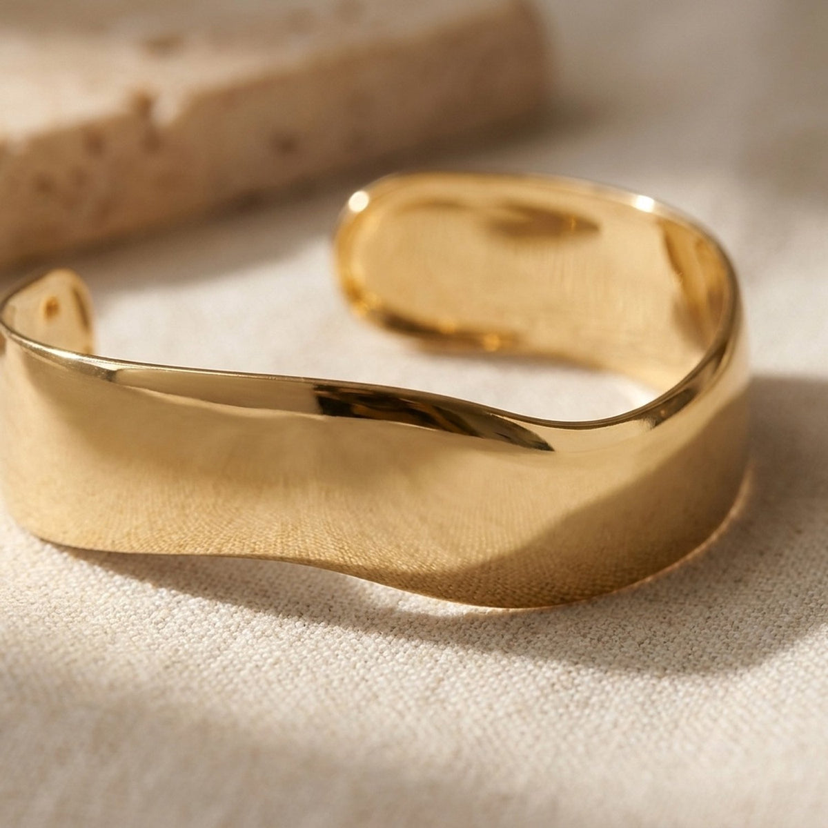 Lundholm Ondine armband gedragen