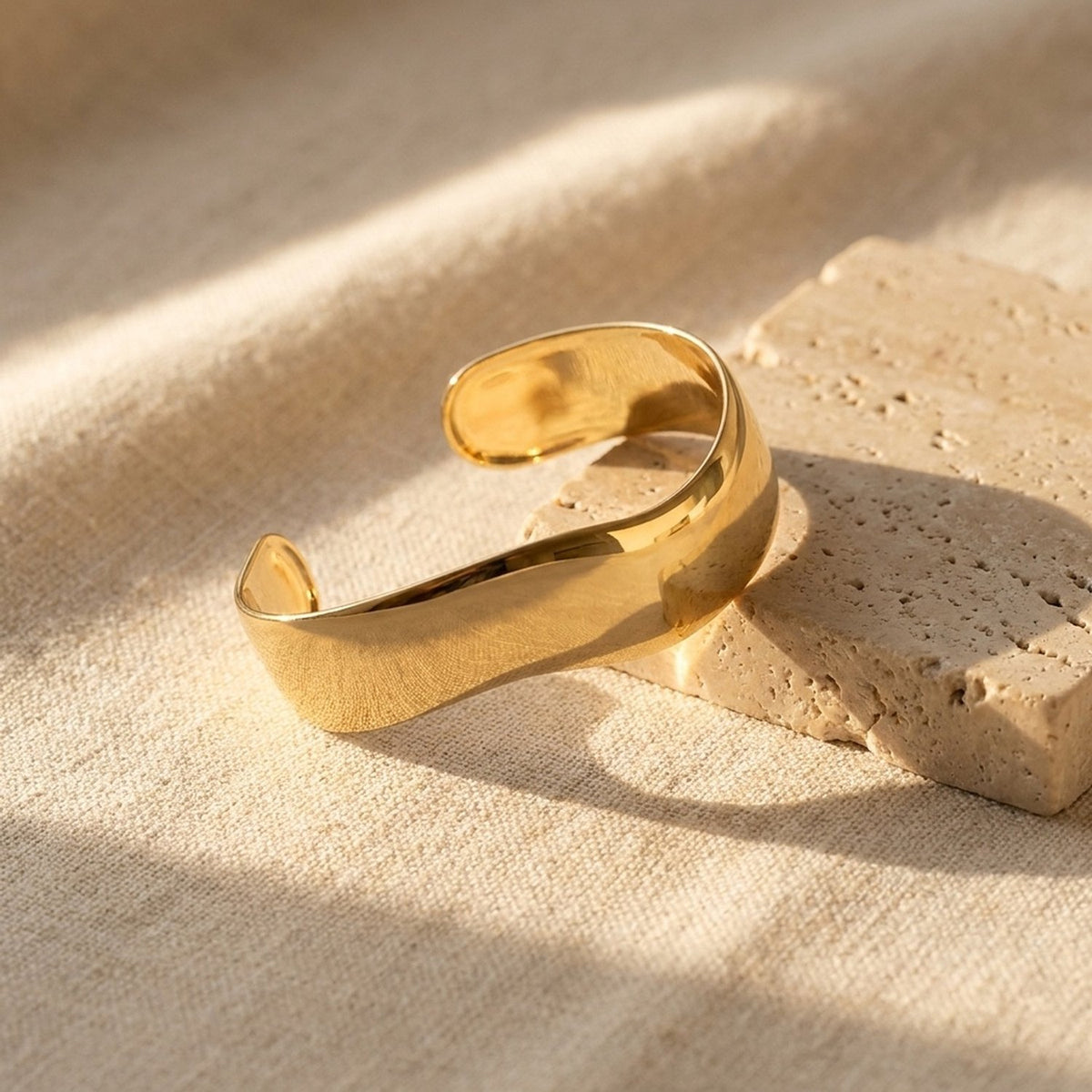 Lundholm Ondine gouden statement armband