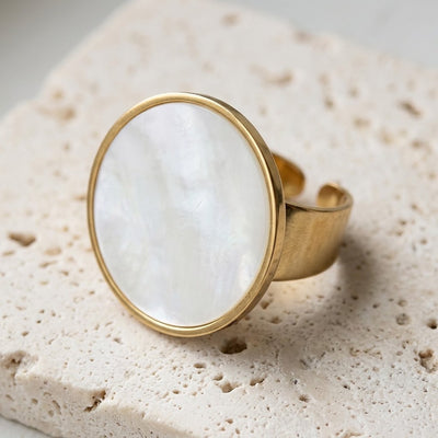 Philippa – Statement Ring met Witte Parelmoer
