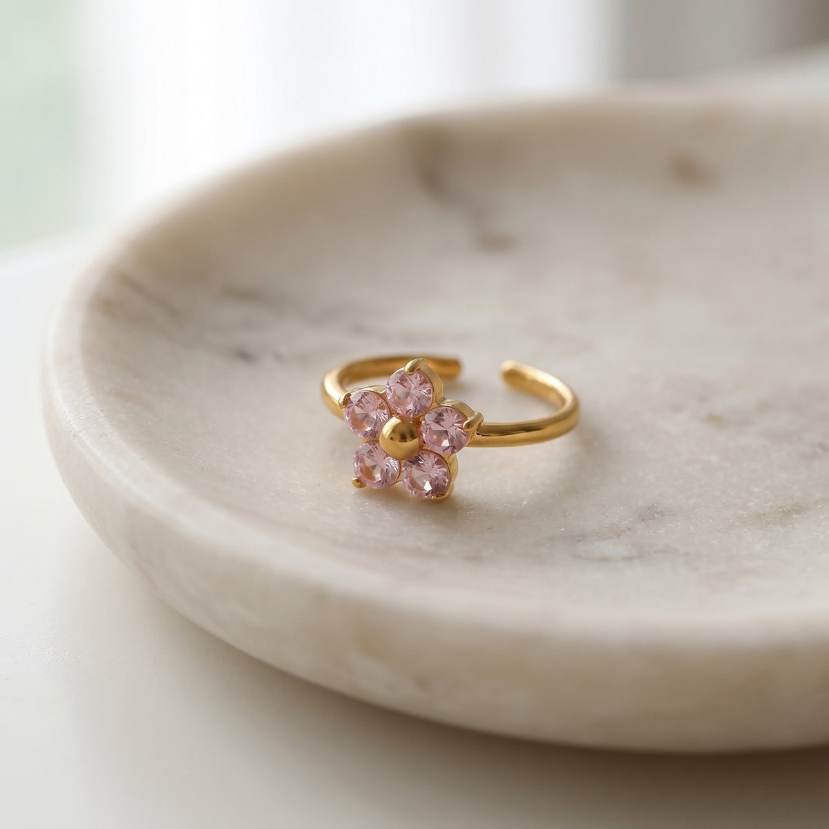 Lundholm Romy verstelbare bloem ring goud PVD stainless steel