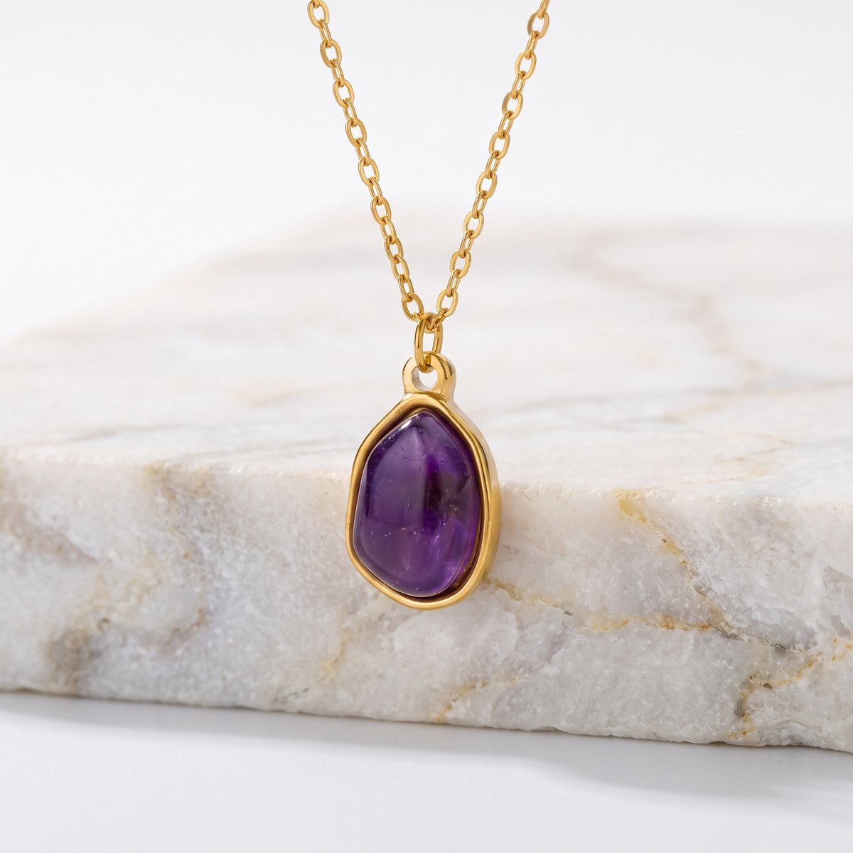 Lundholm Rosan gouden ketting met amethist – 38 + 7 cm, waterproof en hypoallergeen