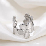 Lundholm Sandy zilveren ear cuff met bloemen – zonder gaatje