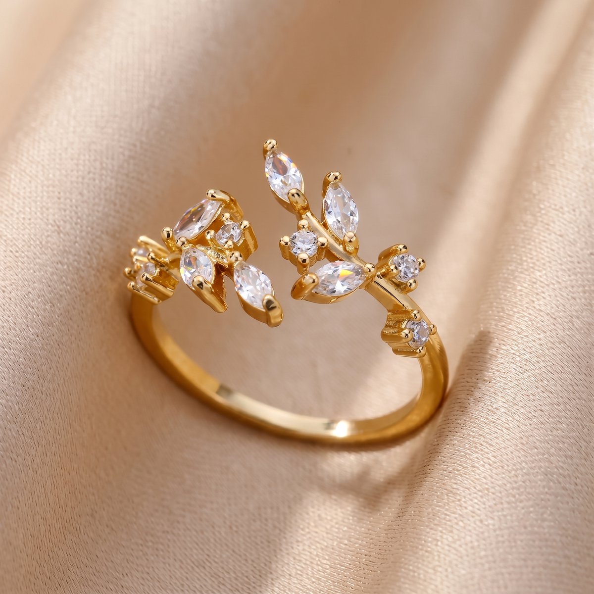 Lundholm Sanna ring dames goudkleurig zirkonia blad design verstelbaar