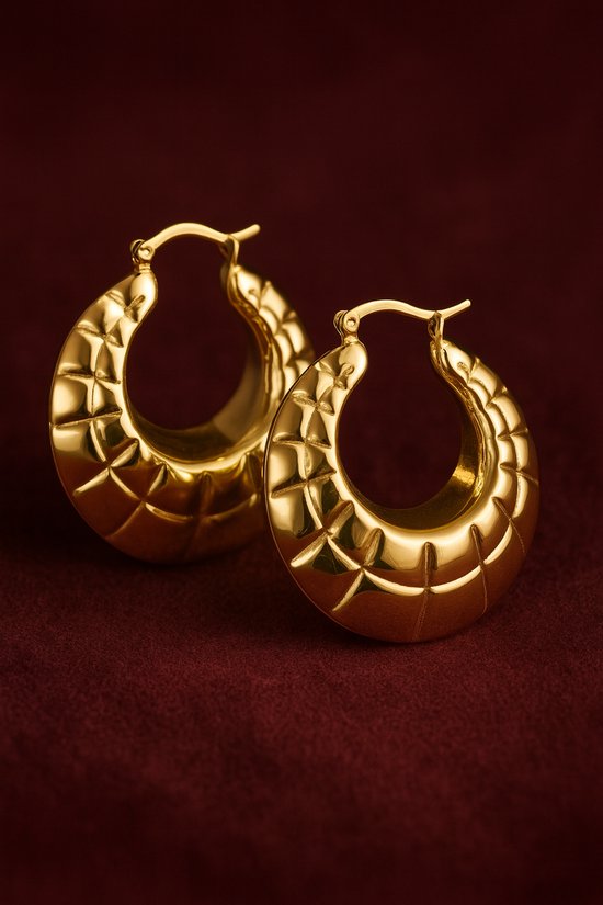 Lundholm Skye oorringen goudkleurig – chunky hoops stainless steel