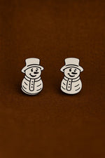 Lundholm sneeuwpop oorknopjes zilver detail