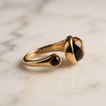 Lundholm Sophia verstelbare ring met tijgeroog goudkleurig – foto 2