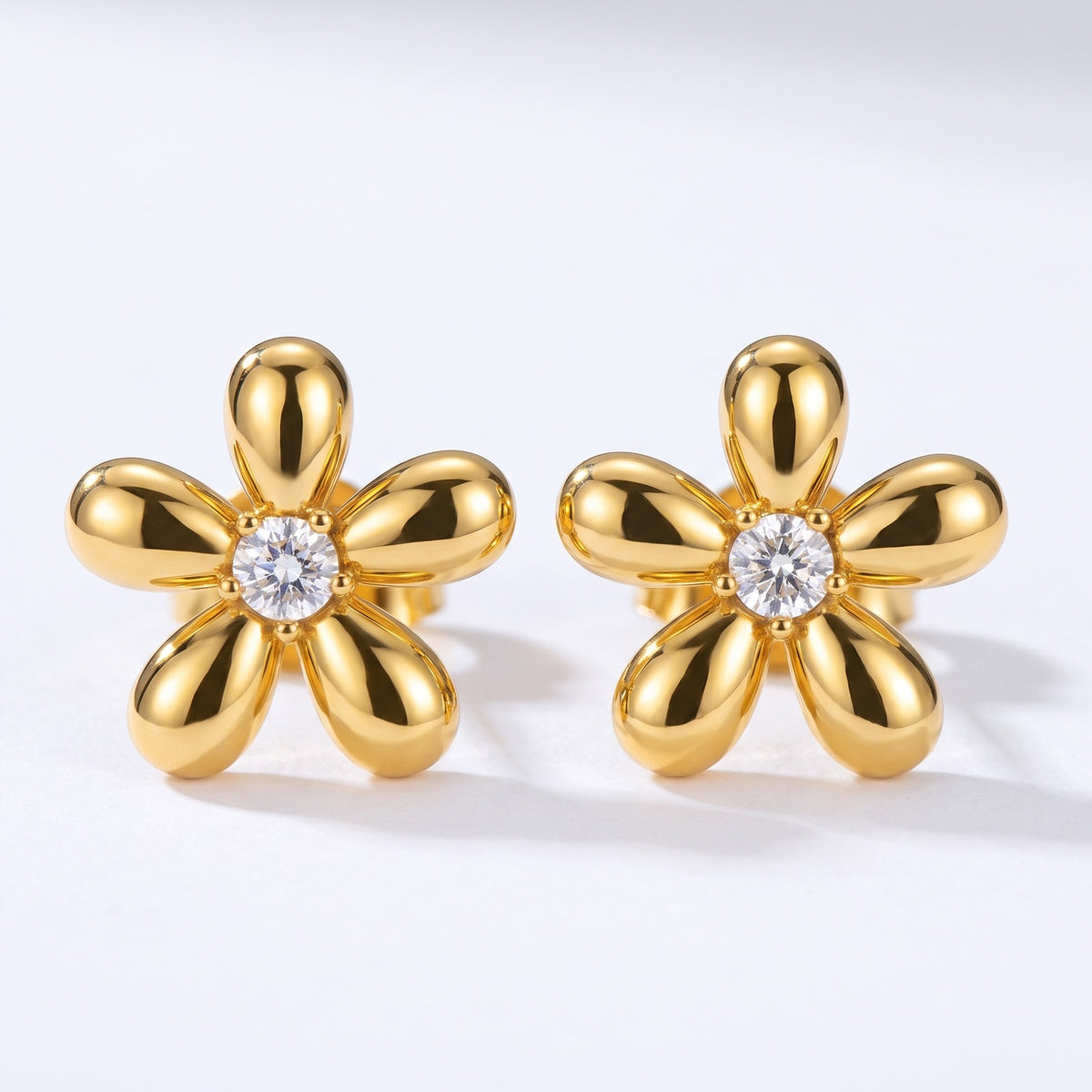 Sunny – Flower Stud Earrings with Cubic Zirconia 1 cm – Gold-tone
