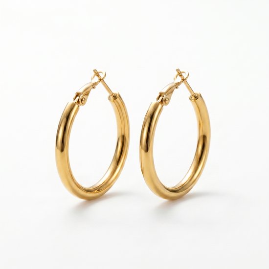 Lundholm Sydney gouden hoops oorbellen detail