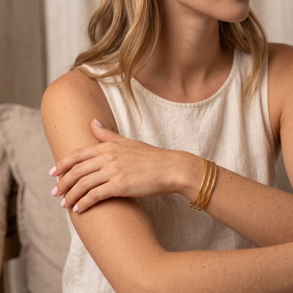 Lundholm Tindra bangle om de pols