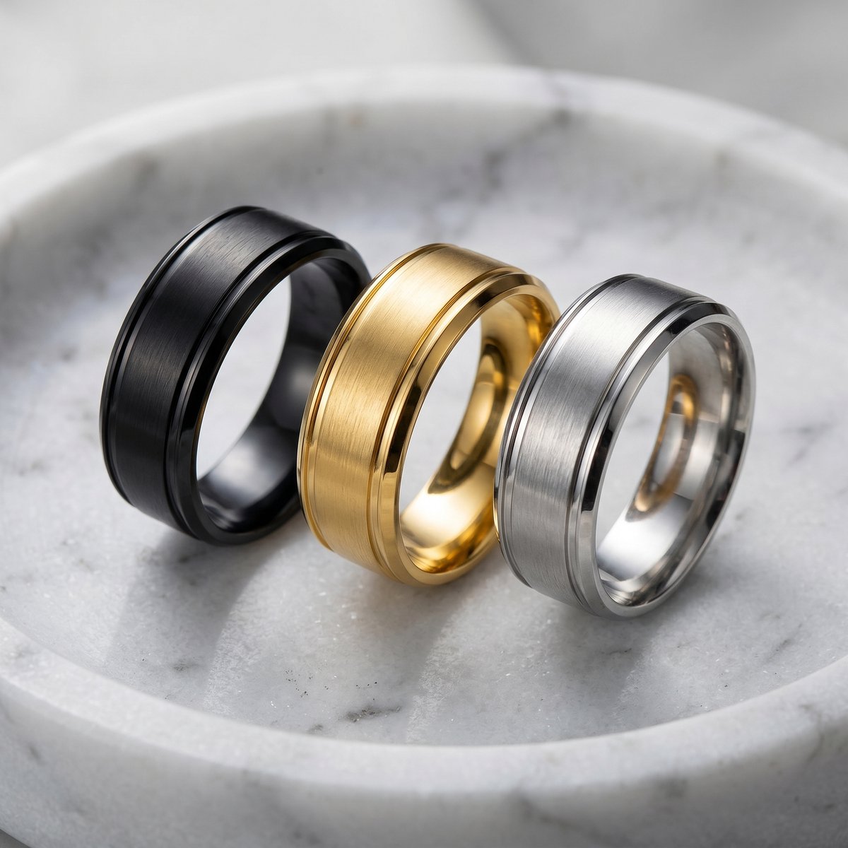 Lundholm Torsten heren ring zilver gedragen - Scandinavisch design statement
