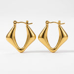 Lundholm Vivey oorringen dames goud geometrisch hoops creole — premium stainless steel gold PVD plated Scandinavisch