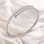 Lundholm Yael tennis bangle armband met zirkonia steentjes in zilverkleurig op satijn, productfoto