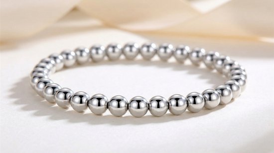 Lundholm Yuna kralenarmband zilver — premium stainless steel elastische damesarmband Scandinavisch design