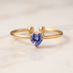 Lundholm Zoe ring september dames goudkleurig – birthstone ring met donkerblauw hartje