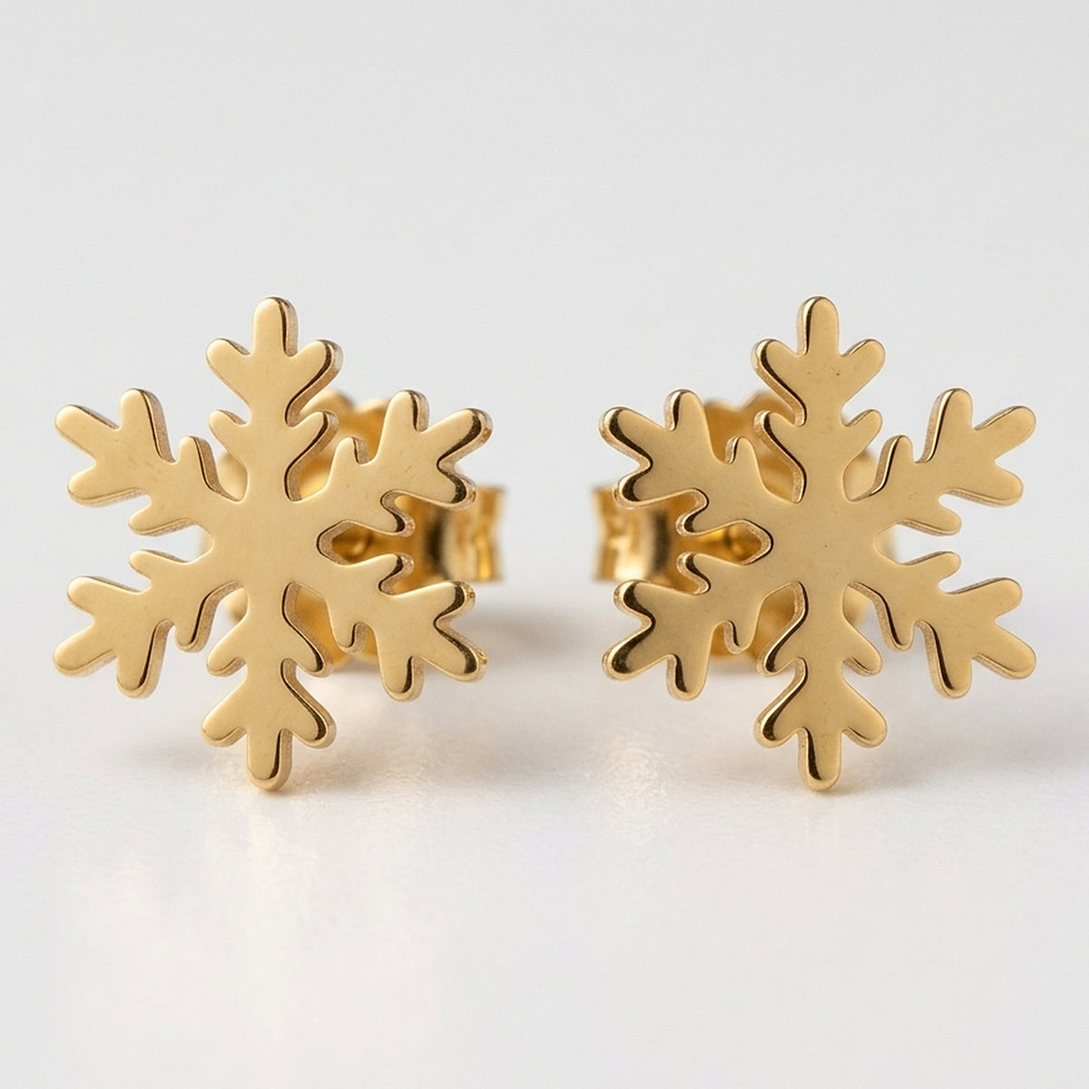 Kiki – Schneeflocken-Ohrstecker